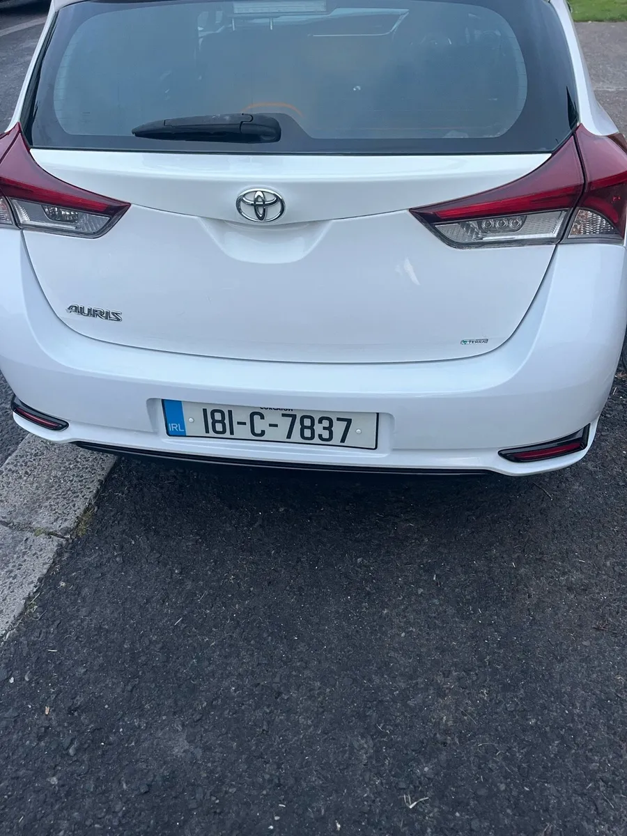 Toyota Auris van - Image 2