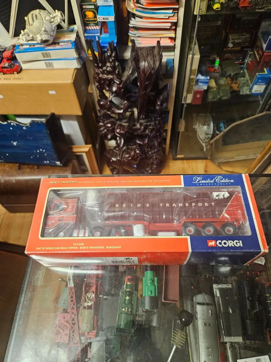 Corgi DAF Tractor Unit and Trailer 1.50 - Image 1