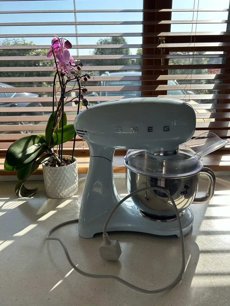 Smeg 50s style stand mixer Pastel blue - Image 2