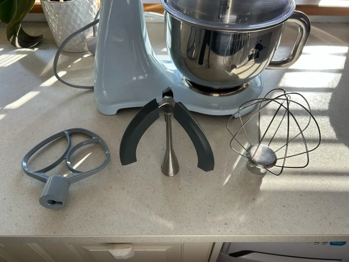 Smeg 50s style stand mixer Pastel blue - Image 3