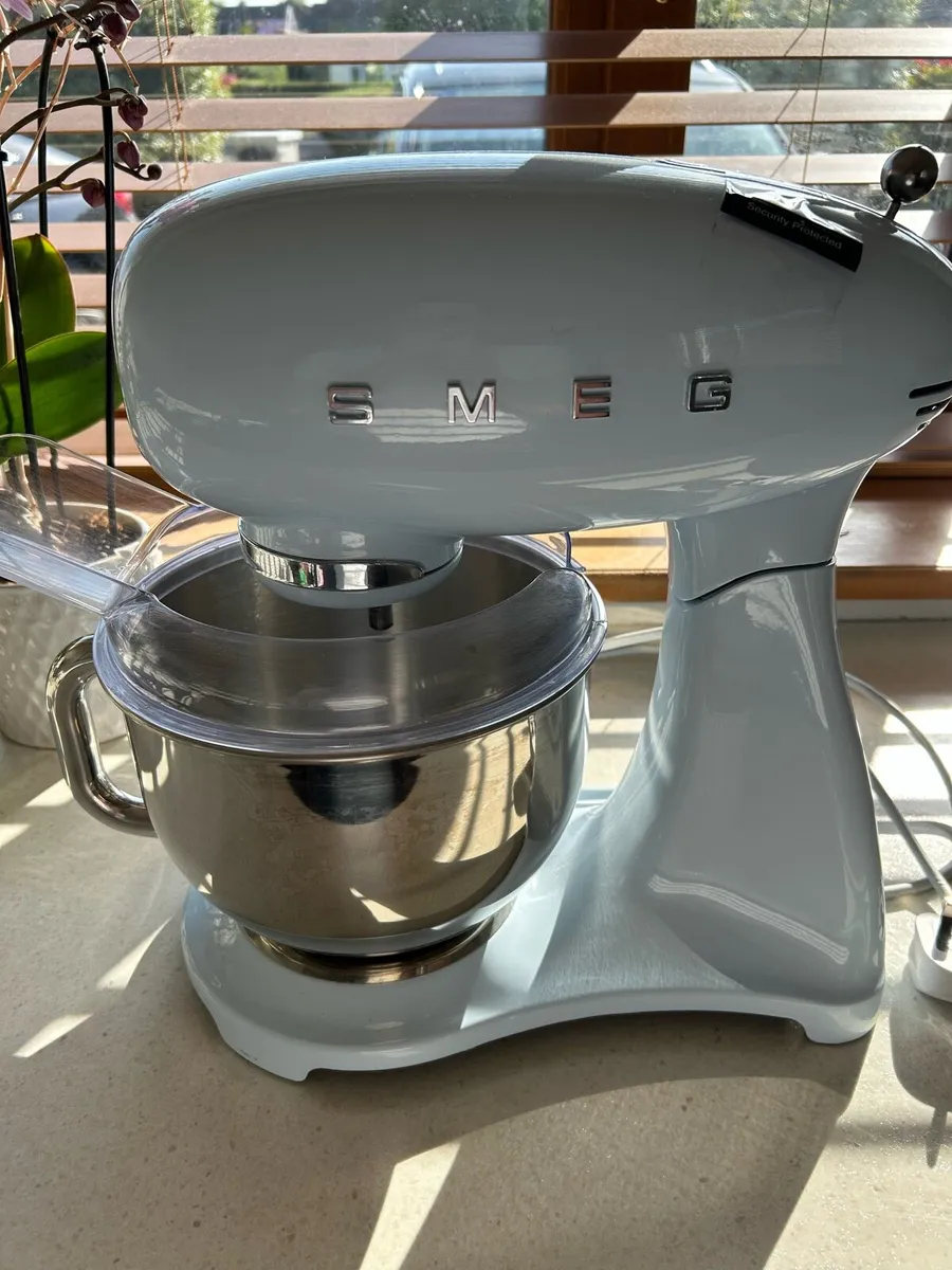Smeg 50s style stand mixer Pastel blue - Image 1