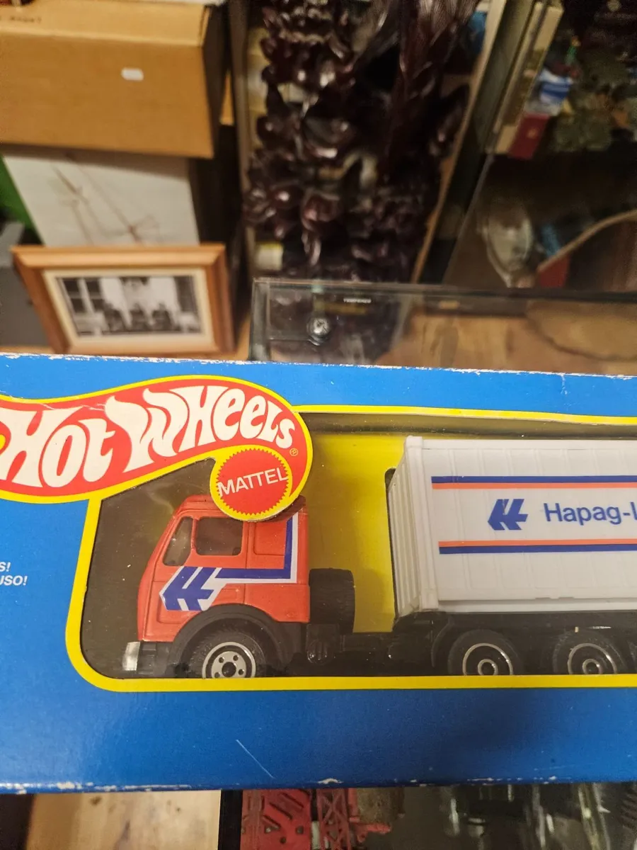 Corgi Hotwheels Mercedes Tractor Unit and Trailer - Image 3