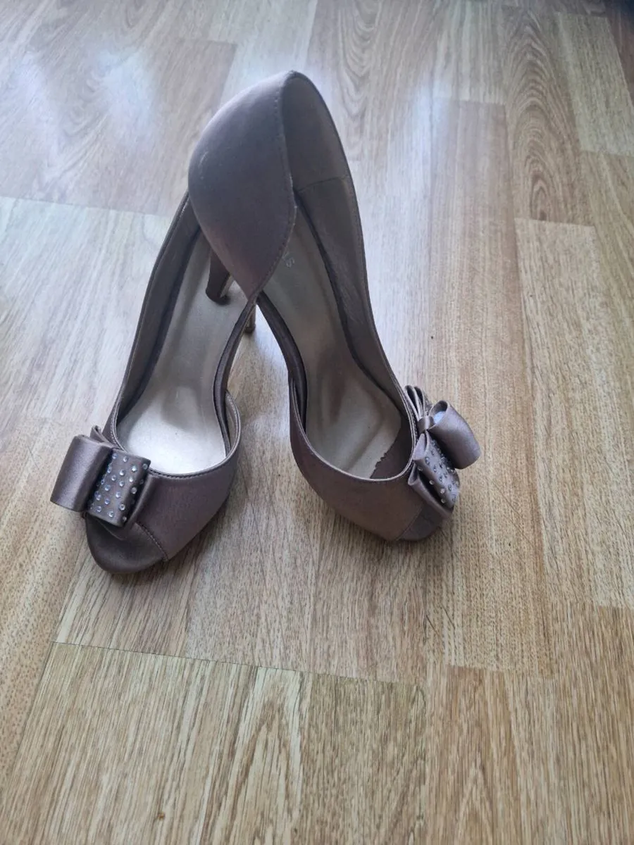 Womens shoes - Image 2