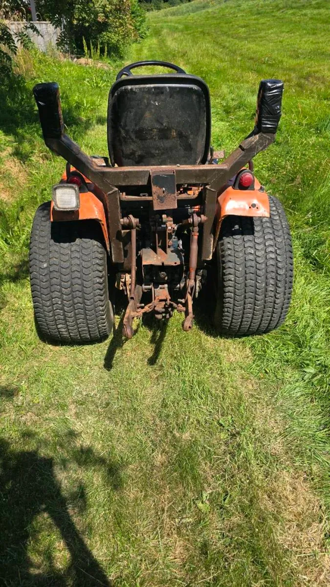 Kubota compact tractor - Image 3