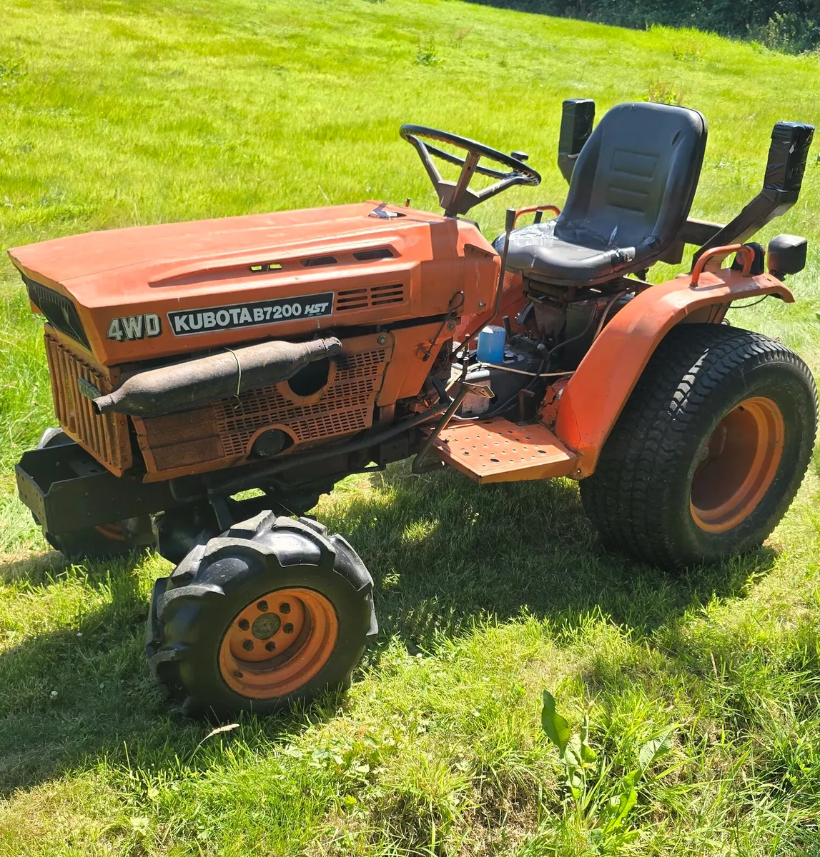 Kubota compact tractor - Image 2