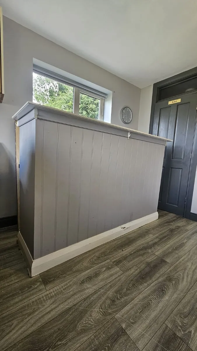 reception desk/Bar - Image 2