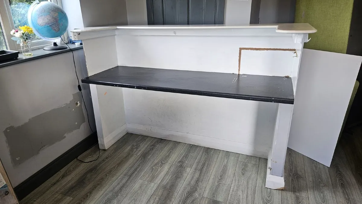reception desk/Bar - Image 3