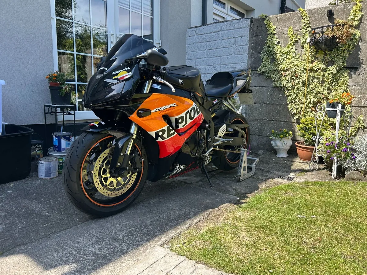 HONDA CBR1000RR REPSOL 2006 - Image 1