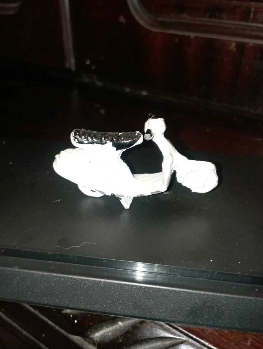 VINTAGE RETRO STEEL CAST  ITALIAN VESPA SCOOTERS - Image 3