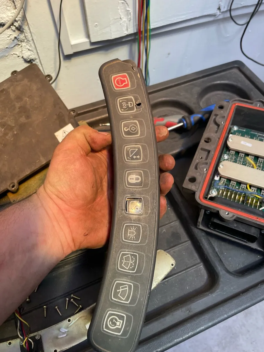 Wanted JCB JS130 ECU - Image 4