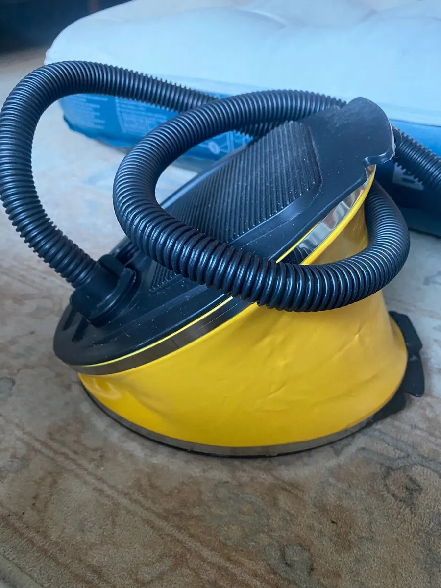 Double Air Mattress & Foot Pump – Used - Image 4
