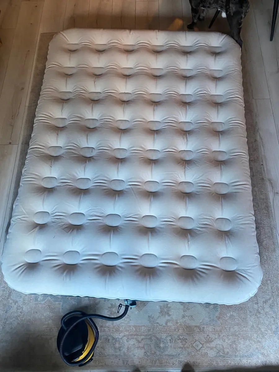 Double Air Mattress & Foot Pump – Used - Image 1