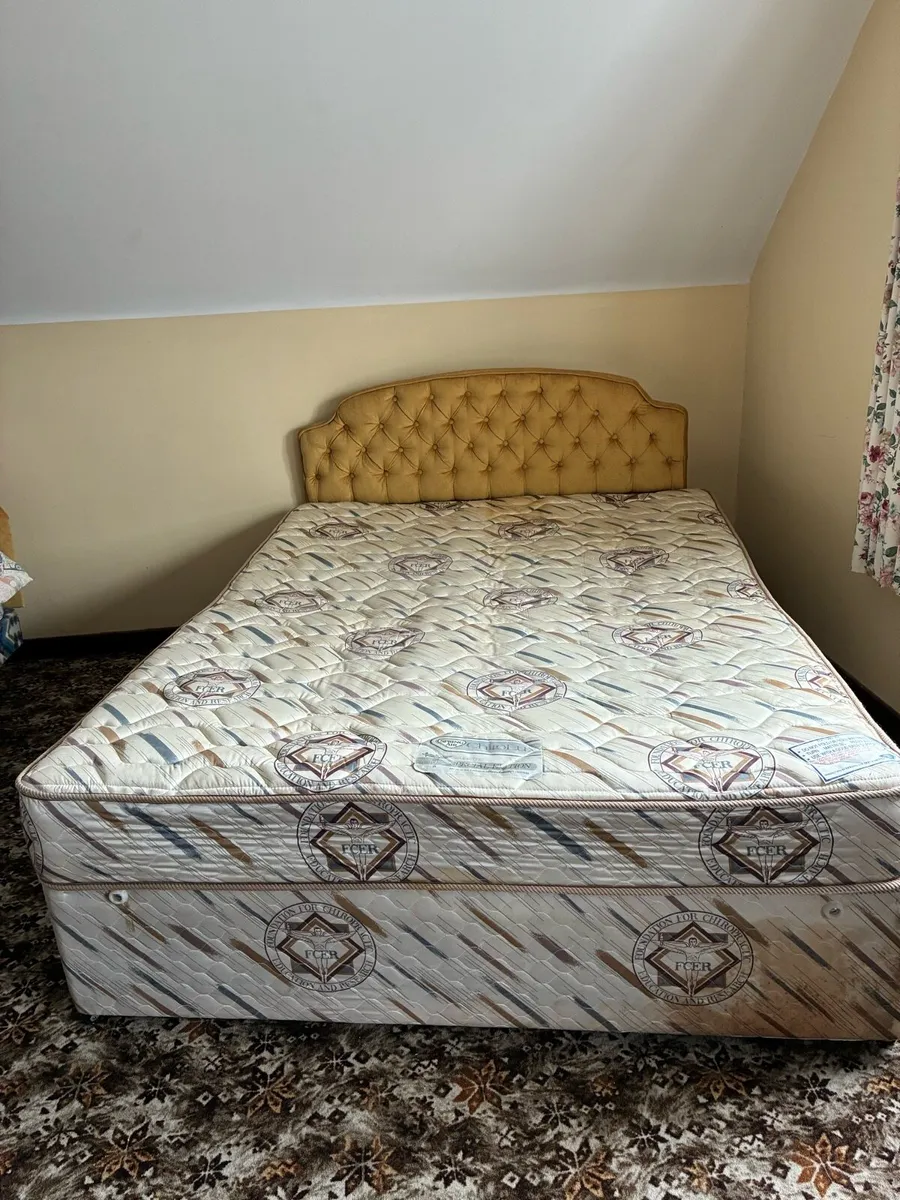 Selection of furniture - Image 1