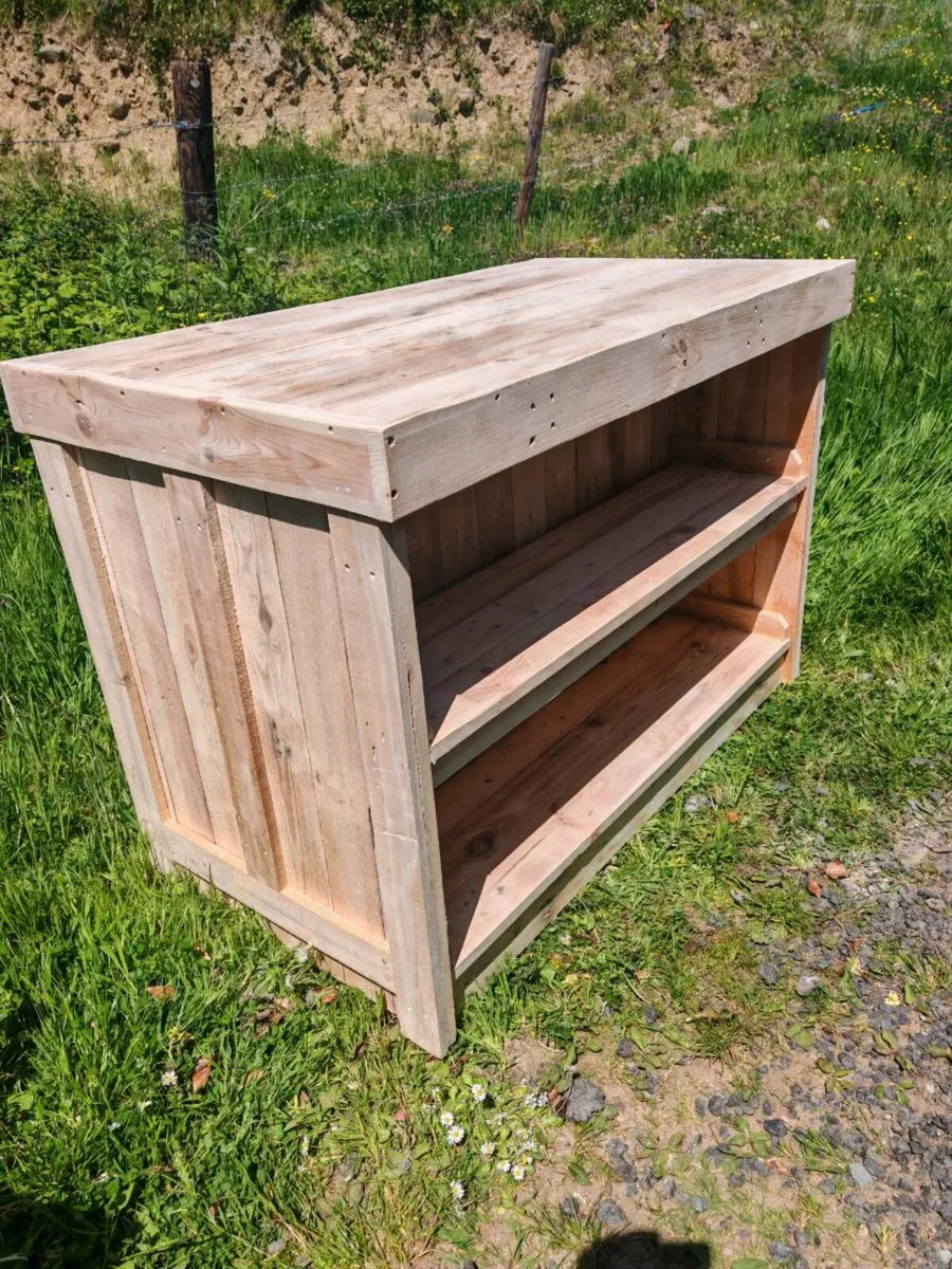 Rustic kitchen island - Image 2