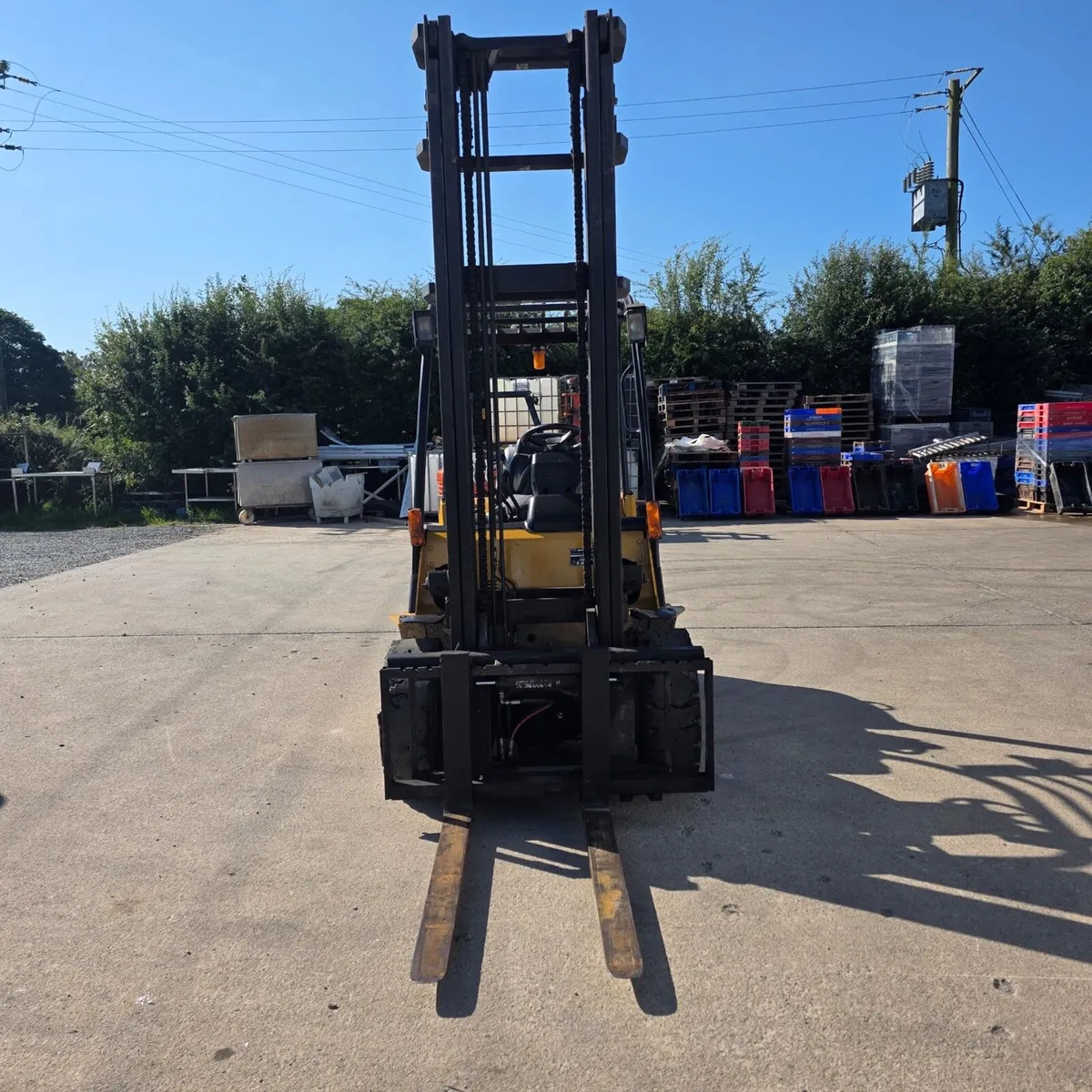 Caterpillar gas Forklift 3T - Image 2