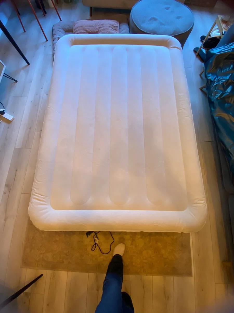 Airfina Double Air Mattress with Electric Pump - Image 1
