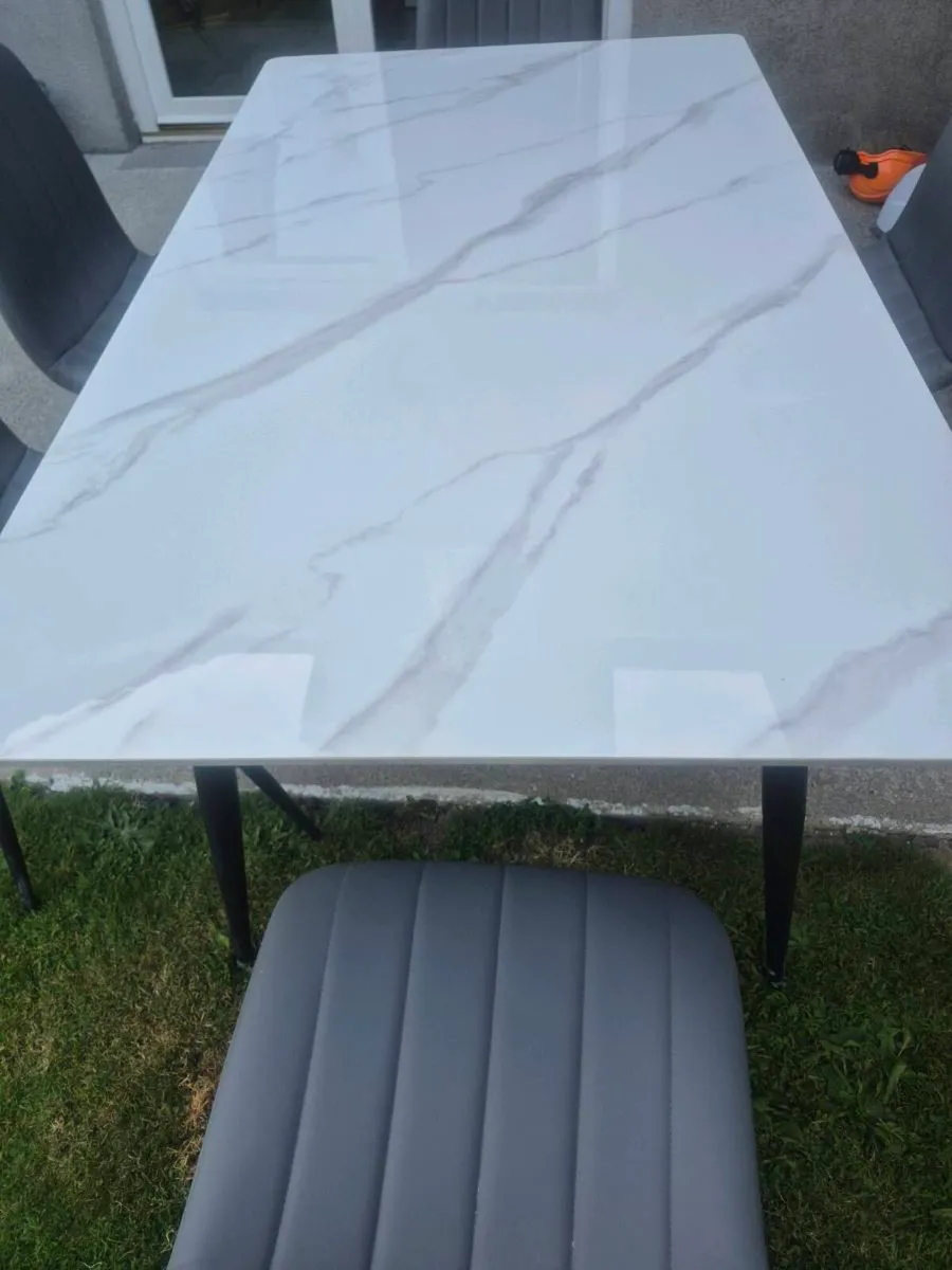 Table and 6 chairs - Image 2