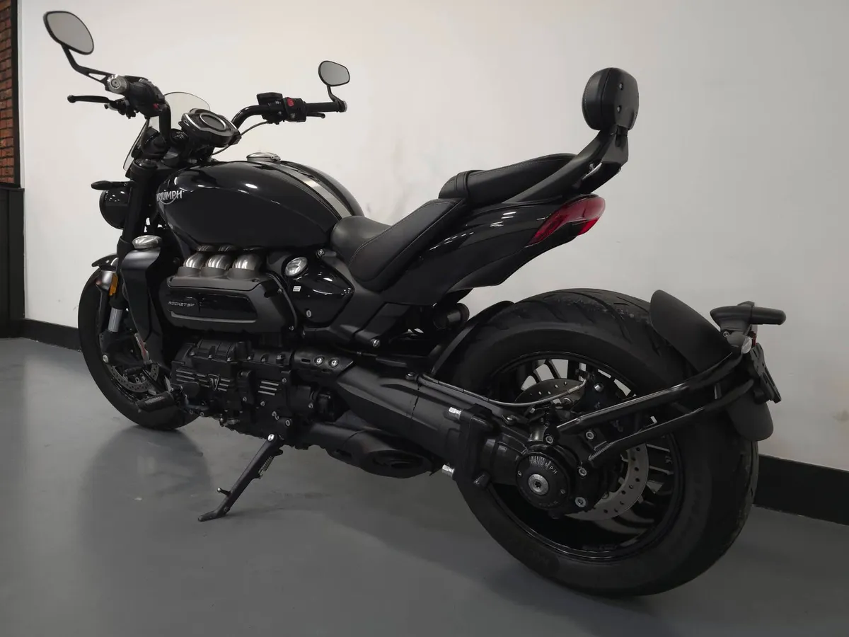 TRIUMPH ROCKET 3 GT TRIPLE BLACK - Image 3