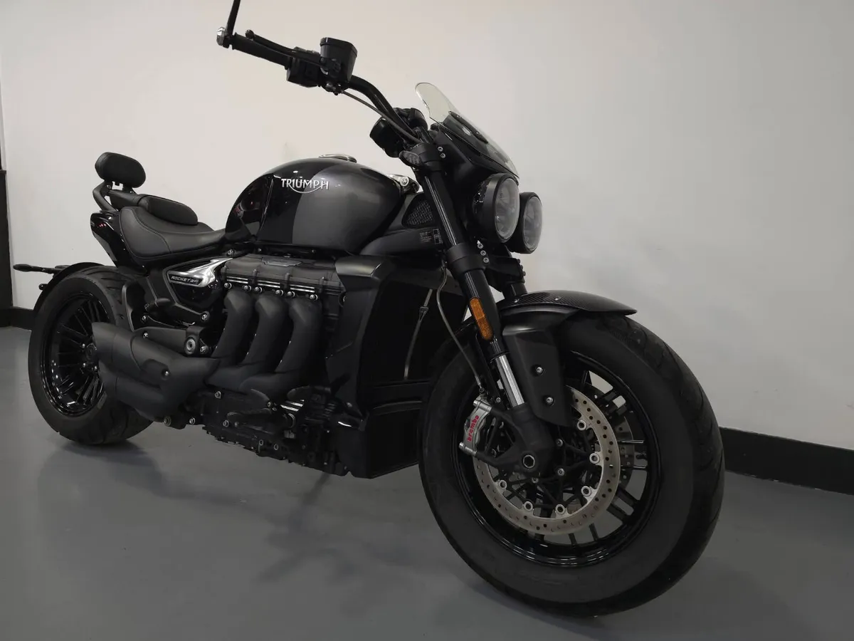 TRIUMPH ROCKET 3 GT TRIPLE BLACK - Image 2