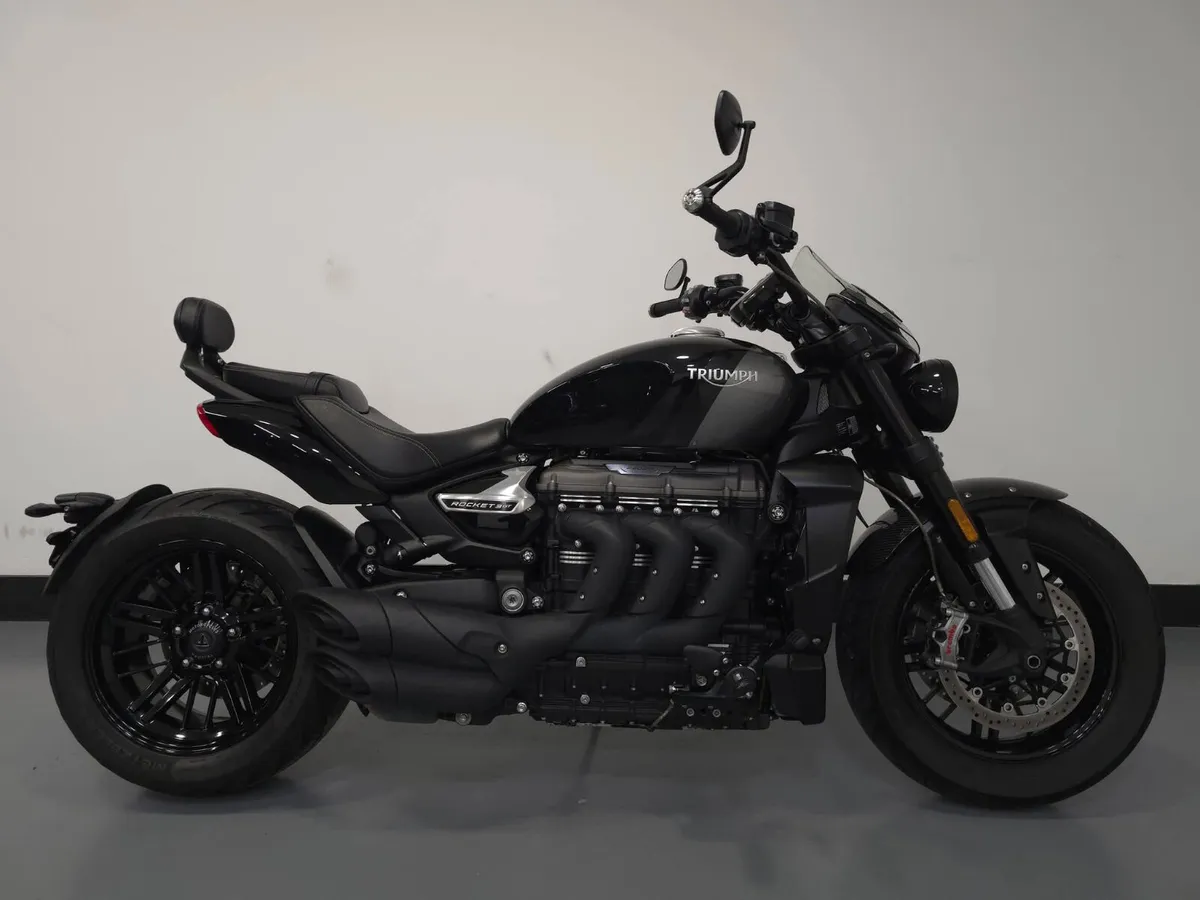 TRIUMPH ROCKET 3 GT TRIPLE BLACK - Image 1