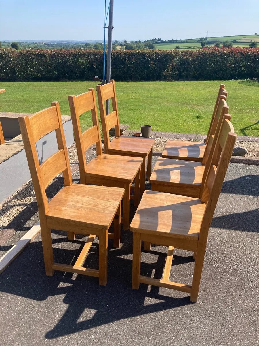 Oak table and 6 chairs - Image 4