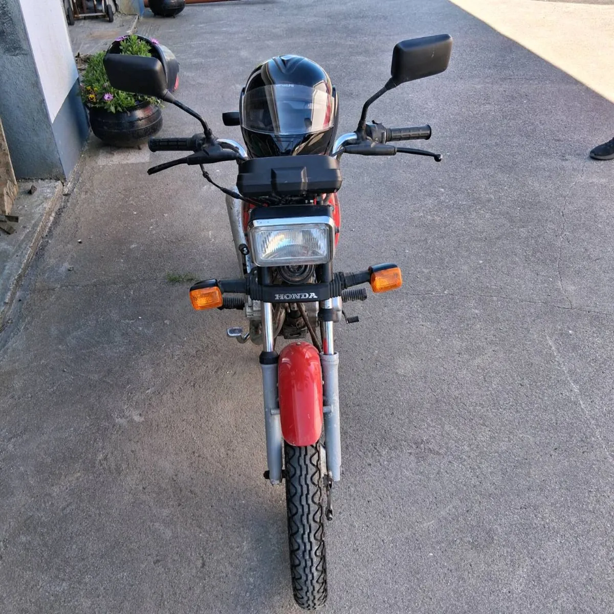 Honda 125 Motorcycle - Image 4