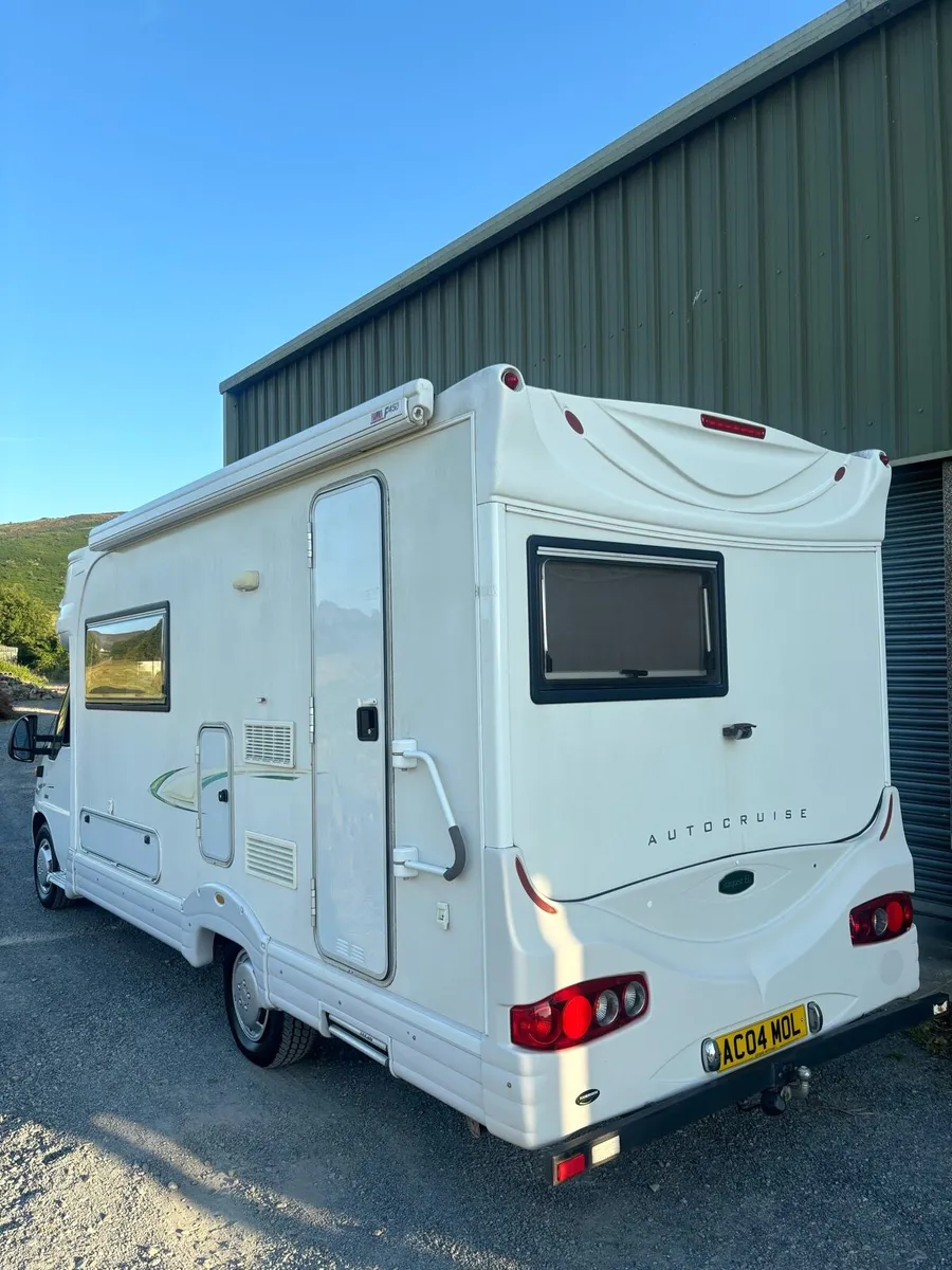 Peugeot boxer 2.8 AUTO CRUSIER 2 berth low line NI - Image 3