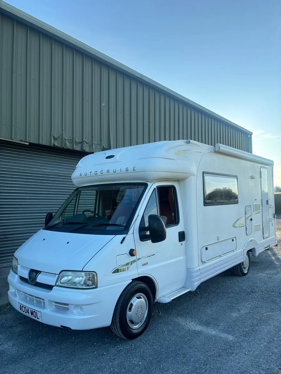 Peugeot boxer 2.8 AUTO CRUSIER 2 berth low line NI - Image 1