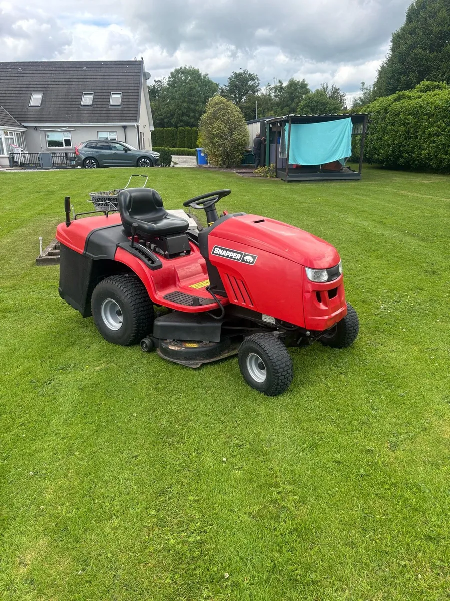 Snapper ride on mower - Image 1