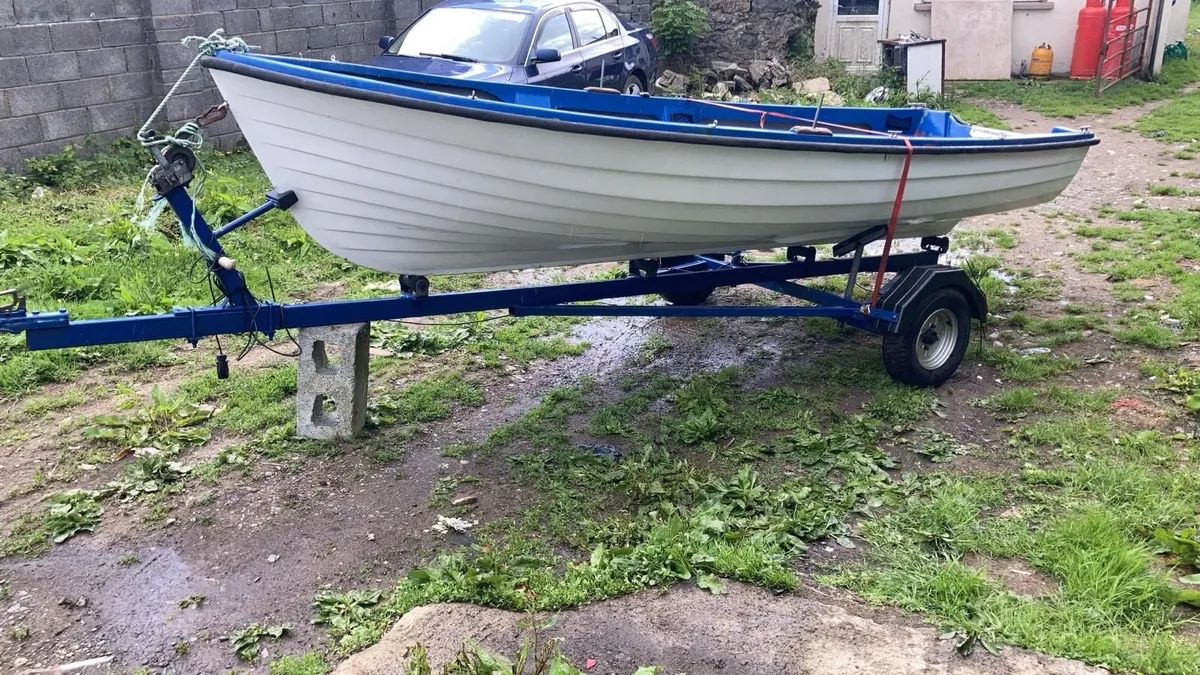 Lake boat - Image 1
