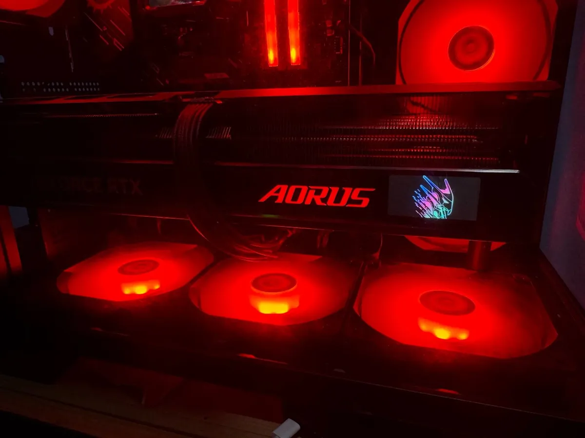 5080 aorus master - Image 2