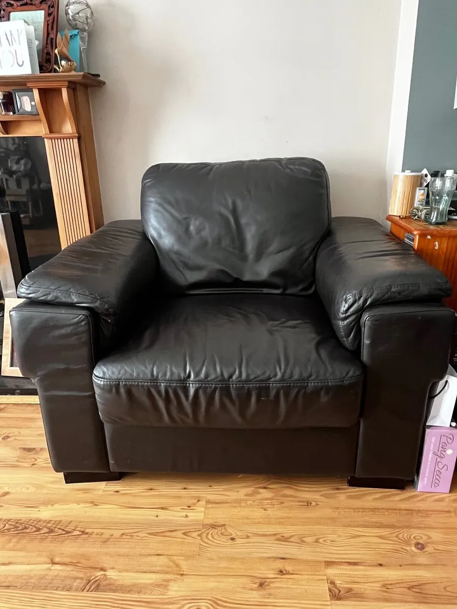 Furniture set - Image 1