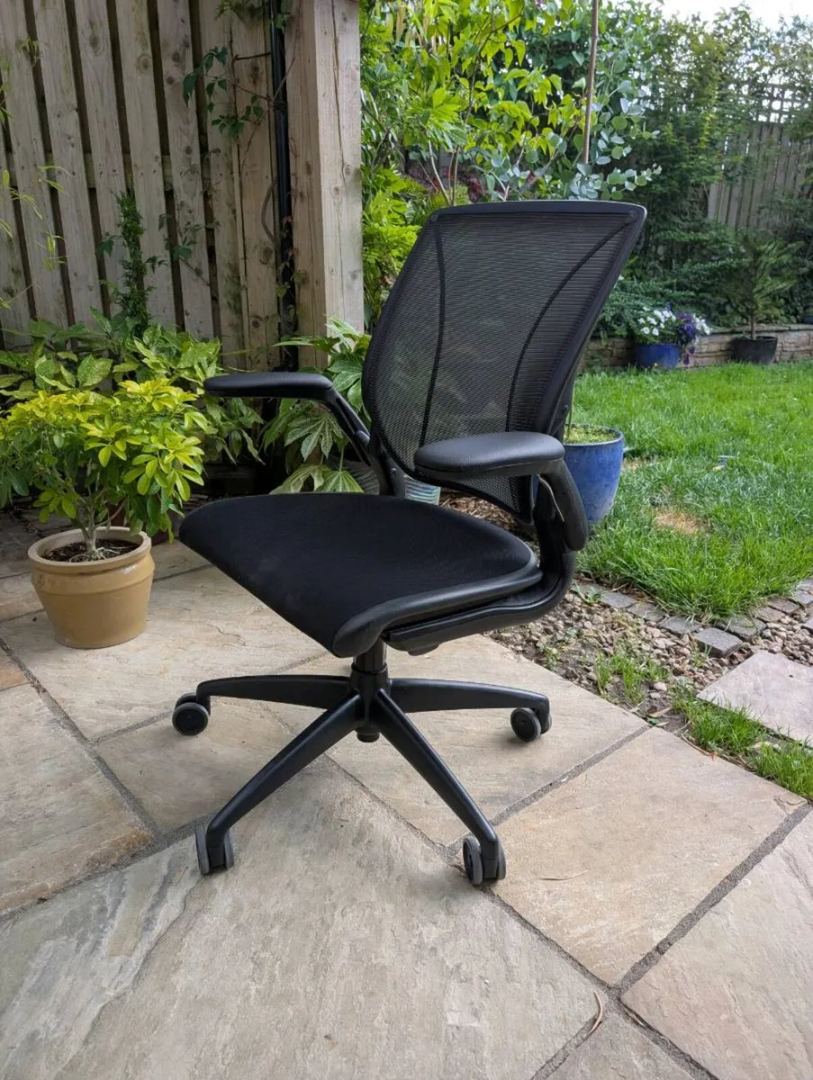 Ergonomic office chair - Image 4