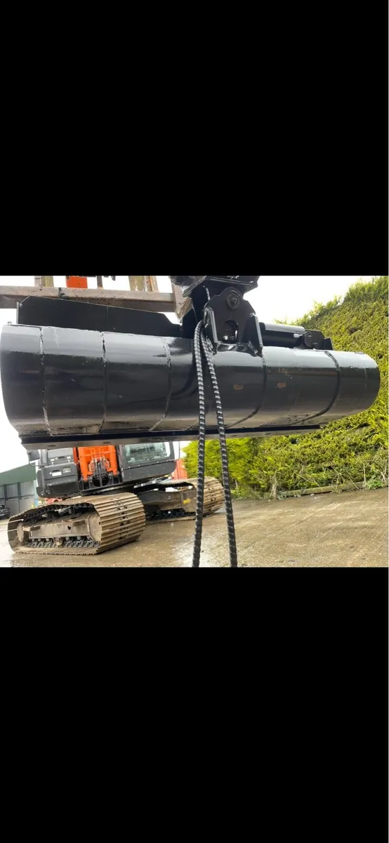 5 Ton Tilt Bucket - Image 4