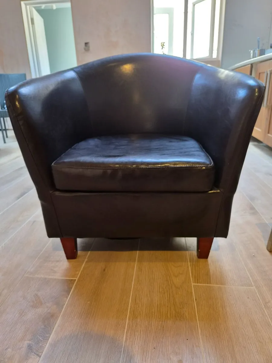 Tub chair - Image 1