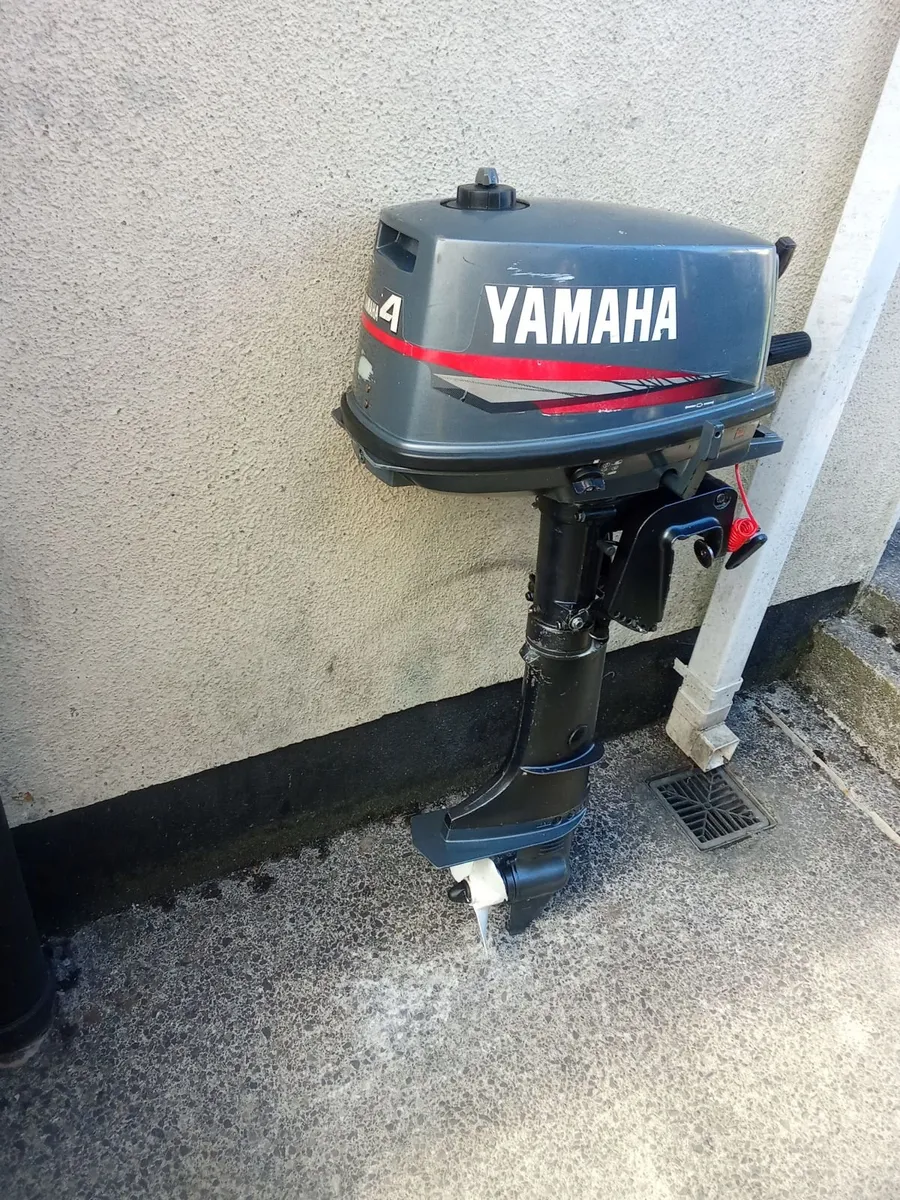 2-stroke outboard YAMAHA -4 hp - Image 1