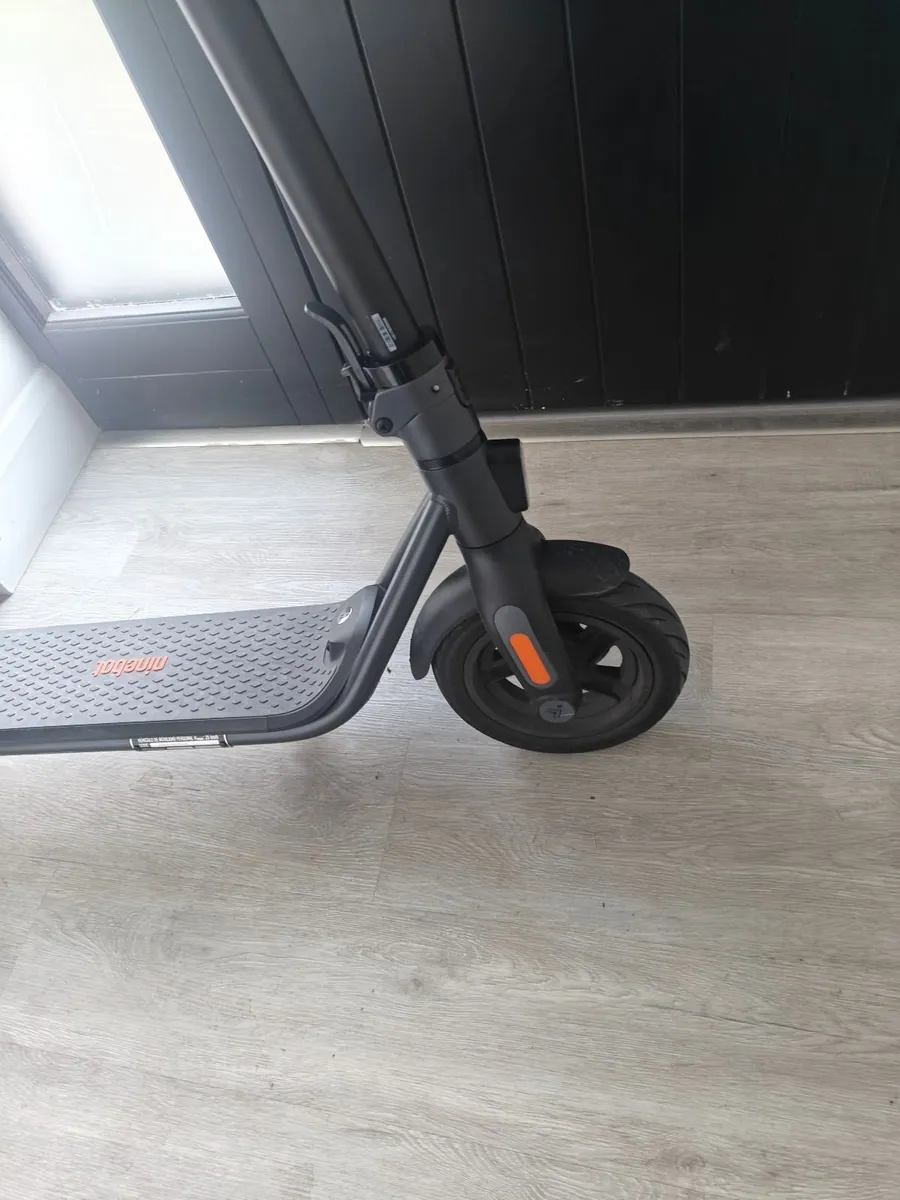 E Scooter - Image 1