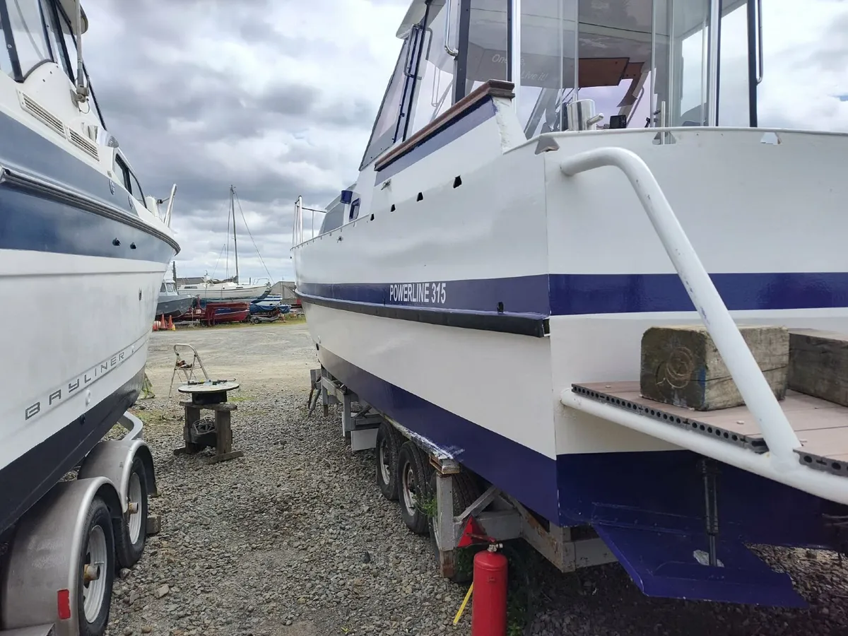 Bruce Roberts Powerline 315 motor cruiser - Image 4