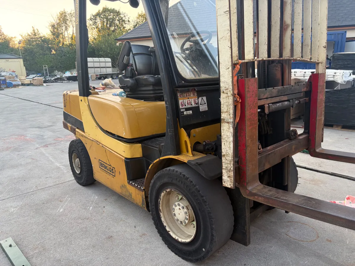 Forklift - Image 2