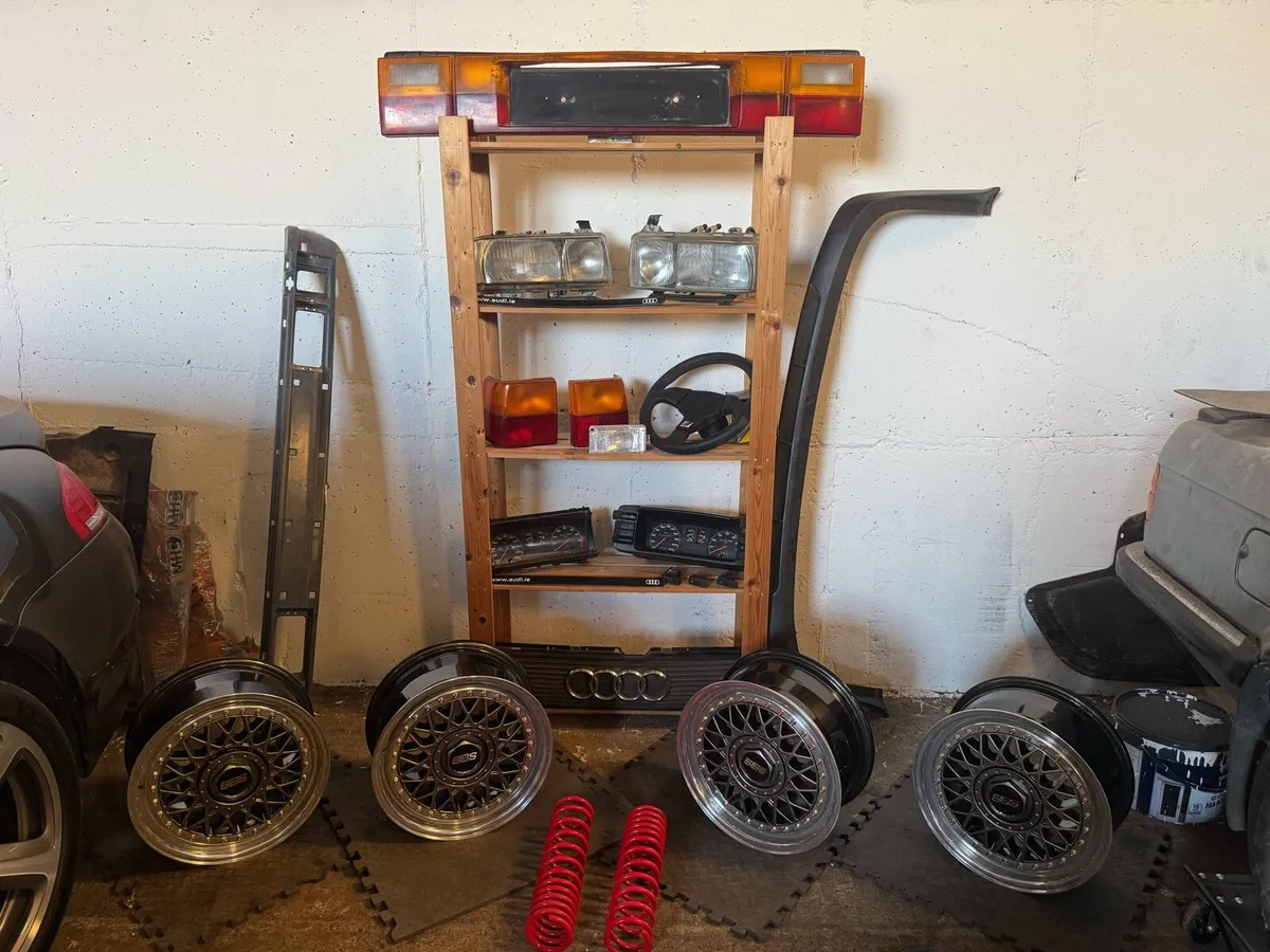 Audi 80/ 90 B2 Parts - Image 1