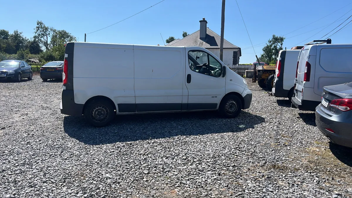 2014 Renault Trafic 2.0 Lwb Taxed and tested - Image 3