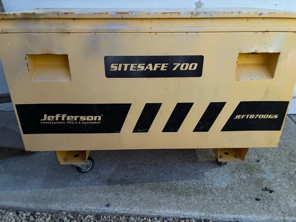 Site box - Image 1