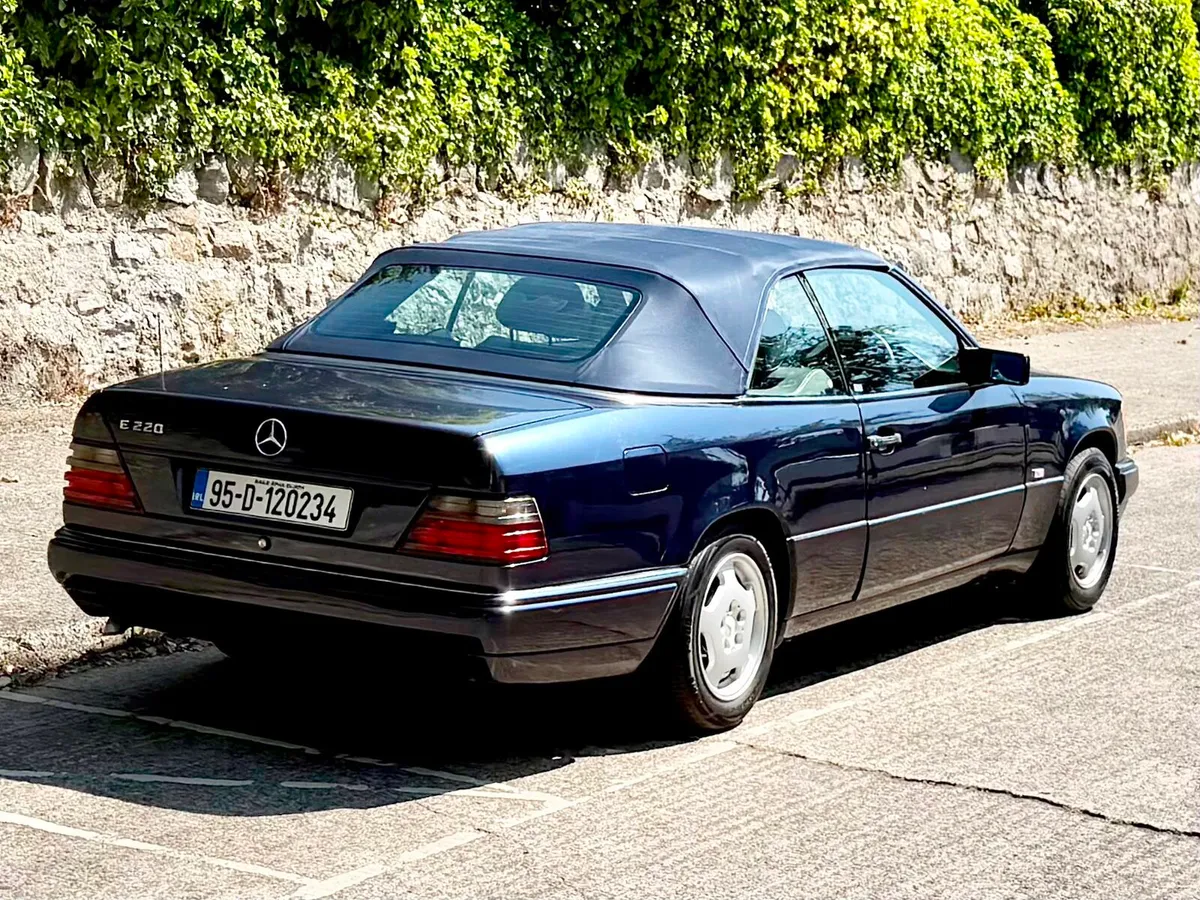 Mercedes w124 convertible, taxed and new nct! - Image 3