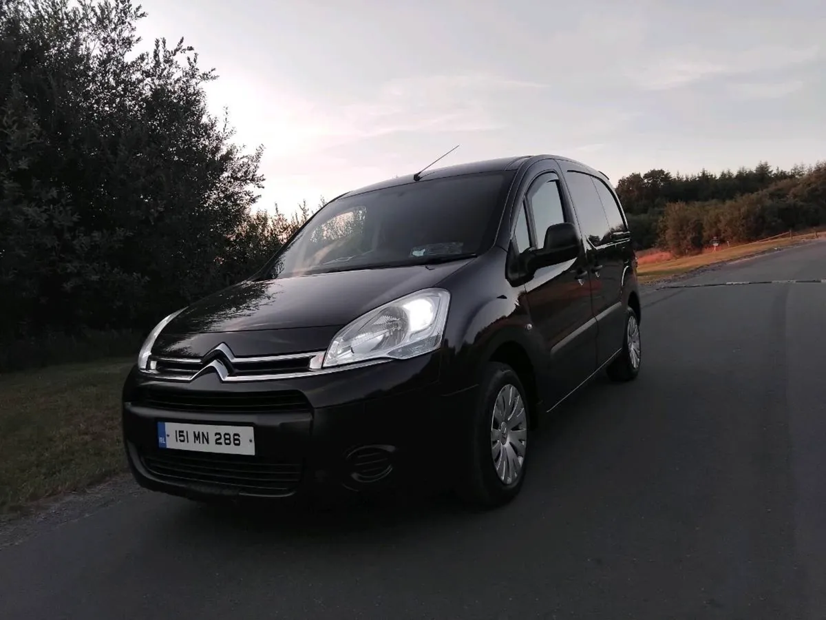 As new 151 3 seater berlingo cvrt 04/27 tax 02/27 - Image 1