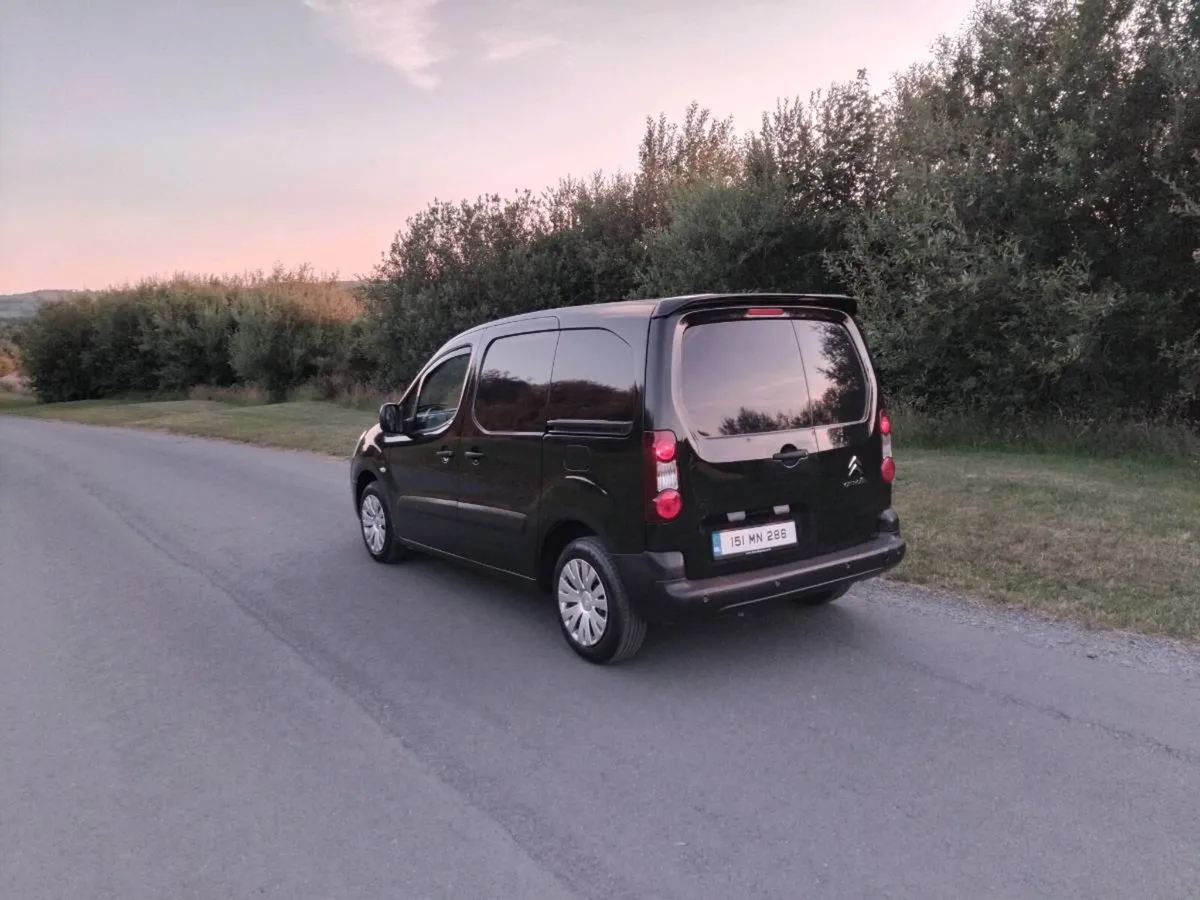 As new 151 3 seater berlingo cvrt 04/27 tax 02/27 - Image 4