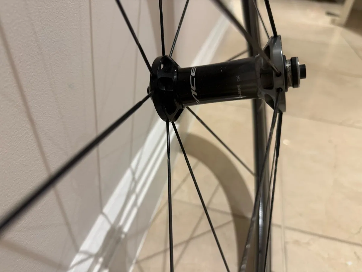 Shimano dura ace c60 front wheel - Image 2