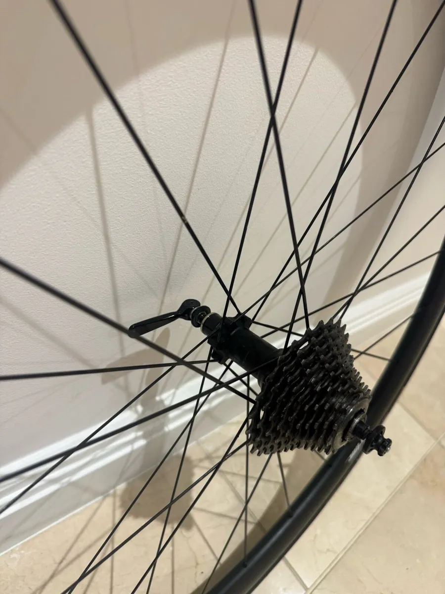 Prime black edition carbon tubular wheels - Image 4