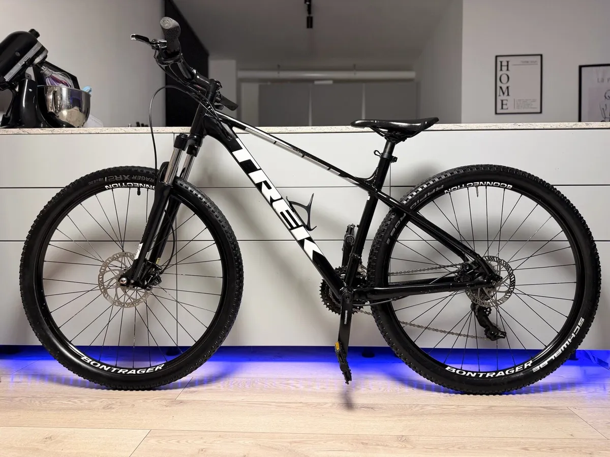 TREK Marlin 5 Bike - Image 2