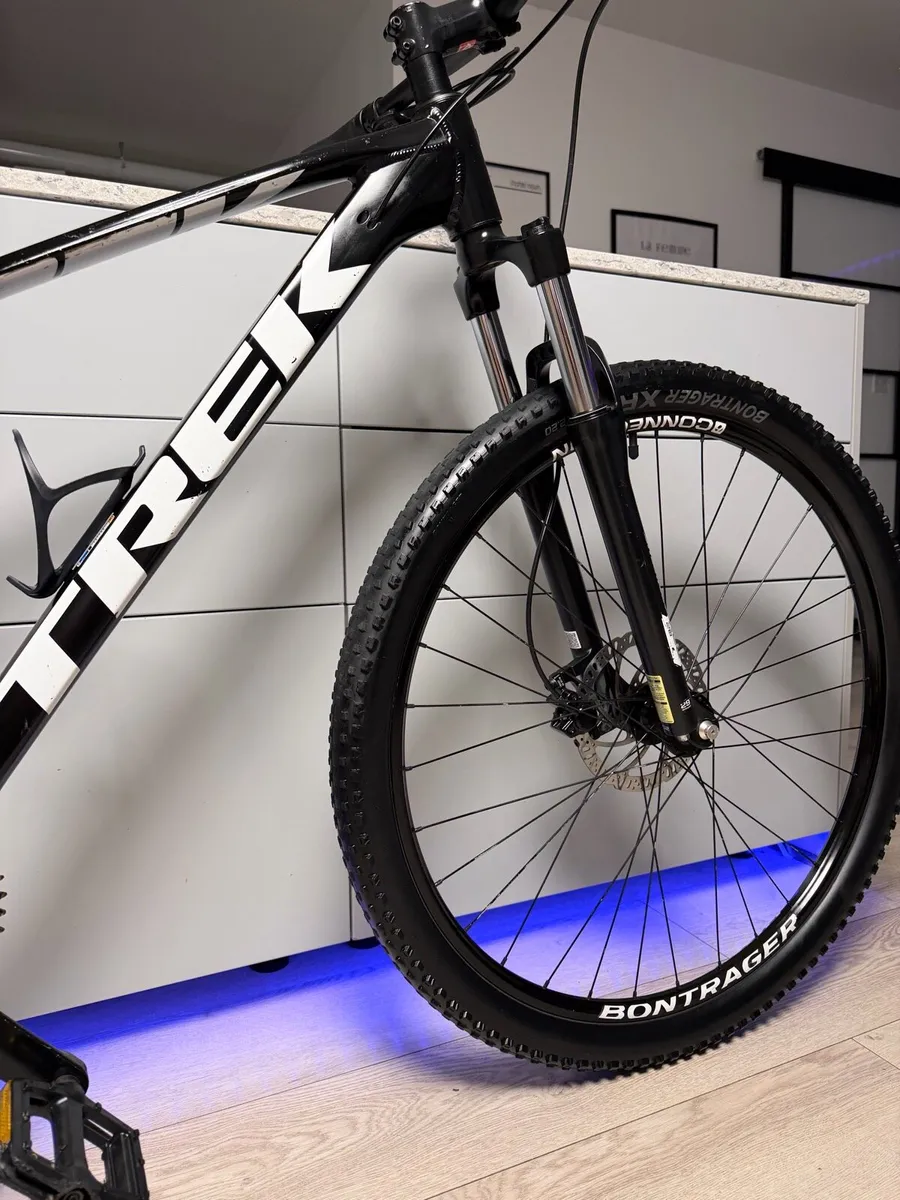 TREK Marlin 5 Bike - Image 3