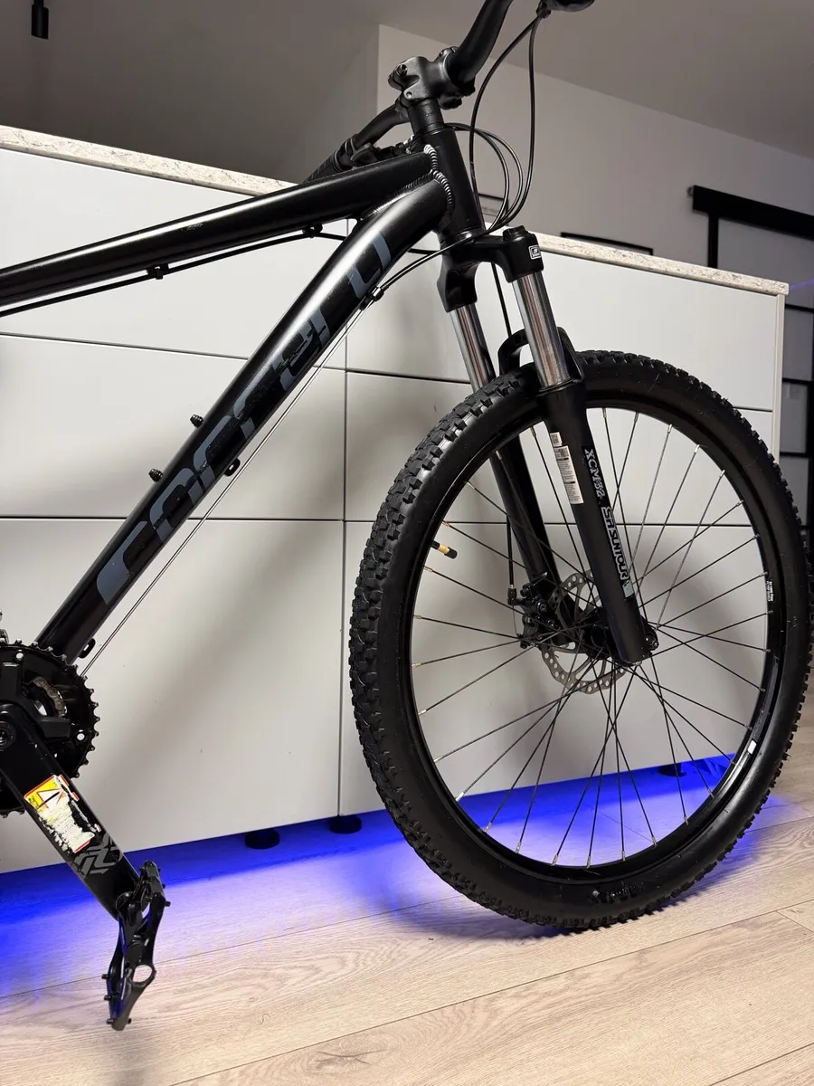 Carrera Vengeance Bike - Image 3